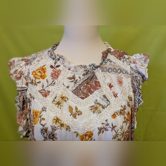 Good Hart Boho Floral Print Women's Top - Picture 3 of 6